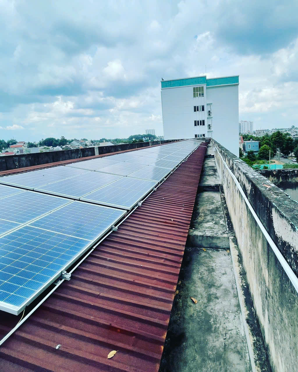 Sản Phẩm và Giải Pháp Điện Mặt Trời Ưu Việt Từ Life Techgrow