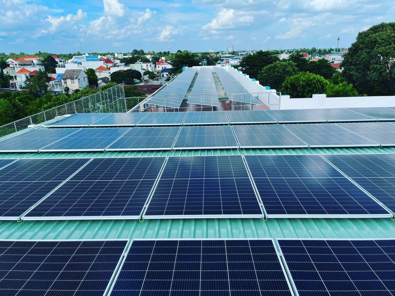 Liên Hệ LIFE TECHGROW Để Nhận Tư Vấn Miễn Phí Về Lắp Đặt Điện Năng Lượng Mặt Trời Tại HCM